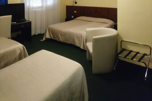 Giappone Inn Parking (Livorno)